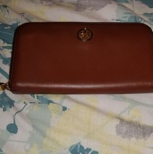 FULL SIZE TORY BURCH WALLET